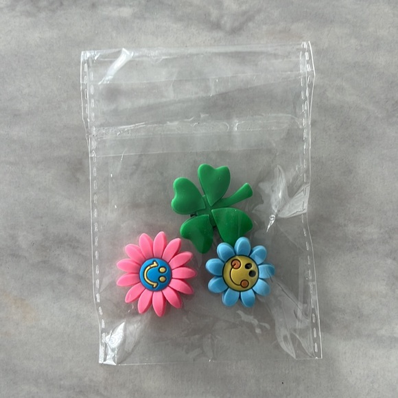 🌸Jibbitz Charms for Crocs BUNDLE🍀 - Picture 3 of 3